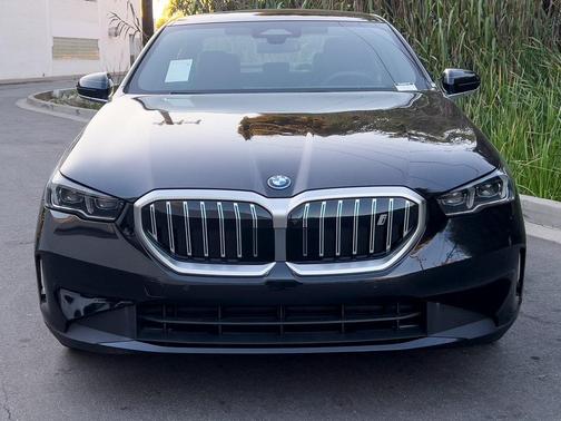 2025 BMW i5 xDrive40
