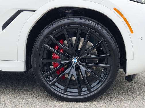 Alpine White 2027 BMW X6 xDrive40i