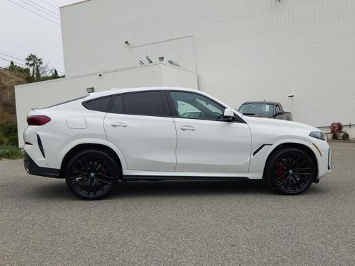 Alpine White 2027 BMW X6 xDrive40i