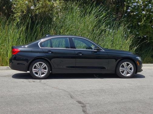 2018 BMW 330 i