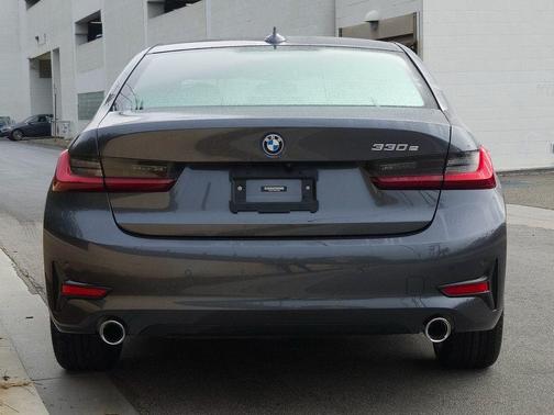 2022 BMW 330e 330e