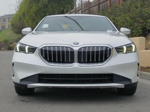 2026 BMW 530 i