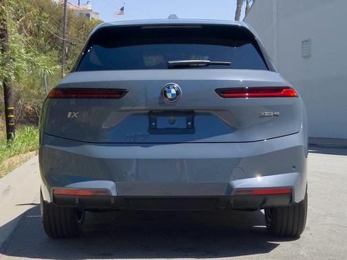 2026 BMW iX xDrive45