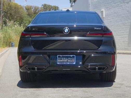 2025 BMW 760 760i xDrive