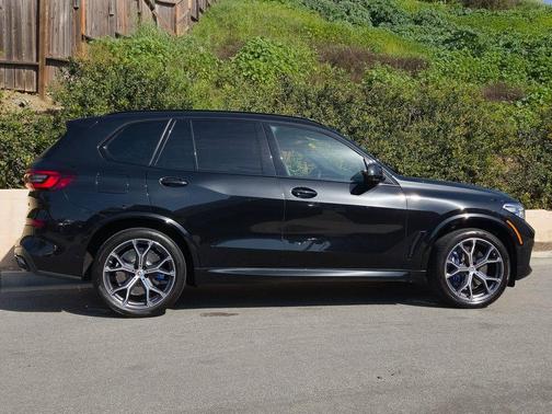 2023 BMW X5 M50i