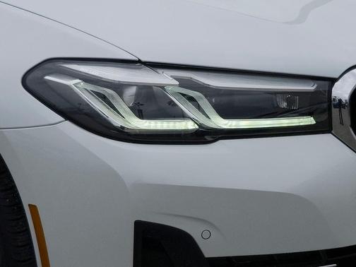 Mineral White Metallic 2023 BMW 530 i