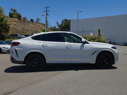 Alpine White 2027 BMW X6 xDrive40i