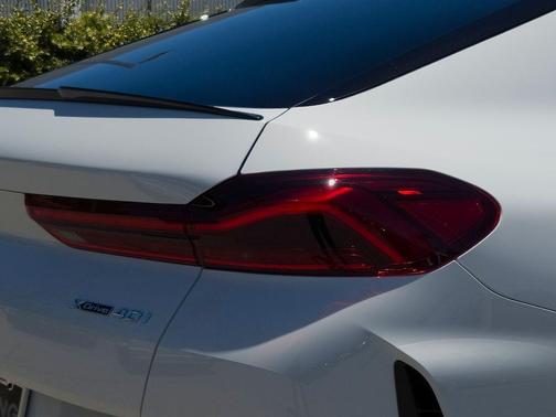 Alpine White 2027 BMW X6 xDrive40i