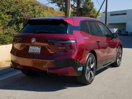 2025 BMW iX xDrive50