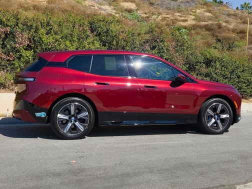2025 BMW iX xDrive50