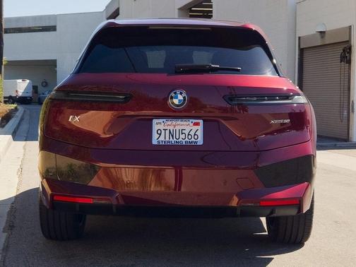 2025 BMW iX xDrive50