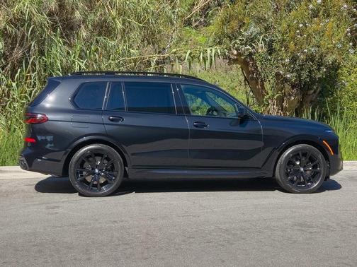 2026 BMW X7 M60i