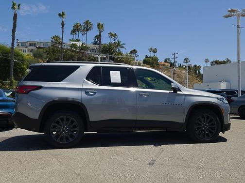Sterling Gray Metallic 2023 Chevrolet Traverse RS