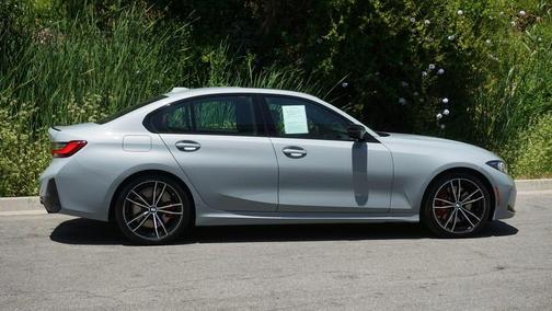 2024 BMW 330 i