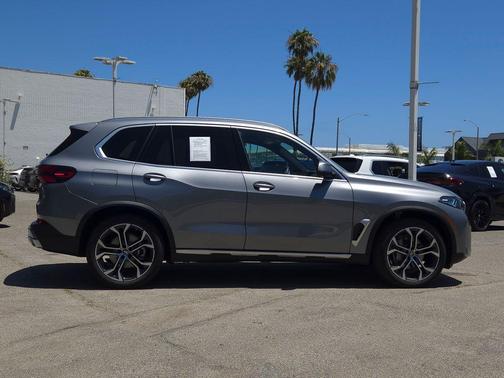 Gray Metallic 2026 BMW X5 sDrive40i