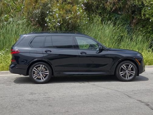 2026 BMW X7 M60i