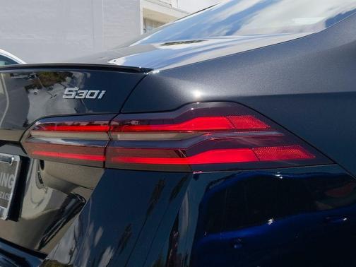 Black Sapphire Metallic 2027 BMW 530 i