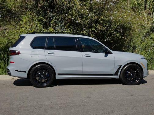 2026 BMW X7 M60i
