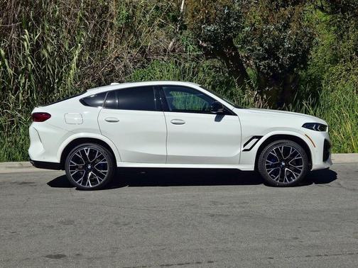 2025 BMW X6 M Base