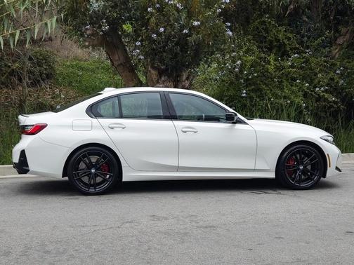 2024 BMW 330 i xDrive