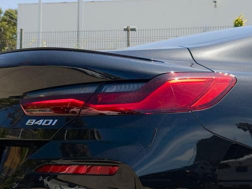 Black Sapphire Metallic 2026 BMW 840 i
