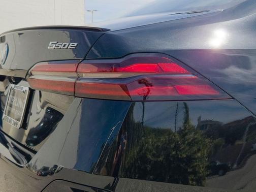 Black Sapphire Metallic 2026 BMW 550e xDrive