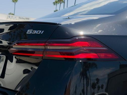 Black Sapphire Metallic 2027 BMW 530 i