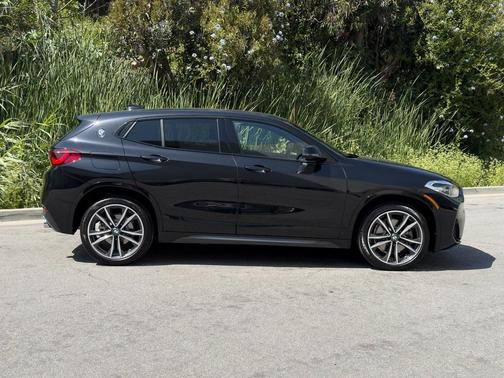 2023 BMW X2 sDrive28i