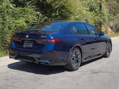 2026 BMW 550e xDrive