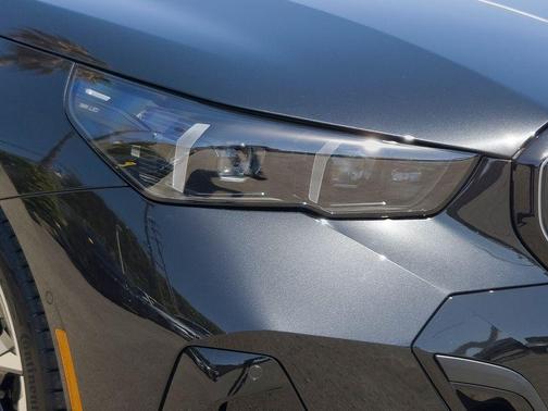 Black Sapphire Metallic 2026 BMW 550e xDrive