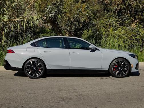 2026 BMW 550e xDrive