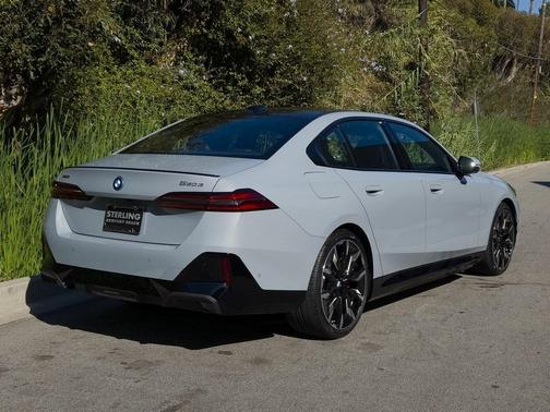 2026 BMW 550e xDrive