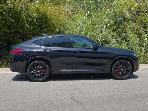 2025 BMW X4 M40i