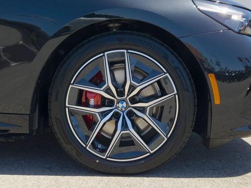 Black Sapphire Metallic 2026 BMW i5 eDrive40