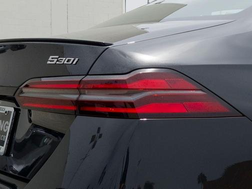 Black Sapphire Metallic 2026 BMW 530 i