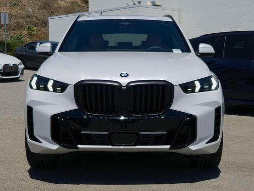Mineral White Metallic 2026 BMW X5 sDrive40i