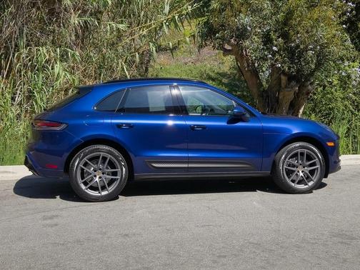 2022 Porsche Macan Base