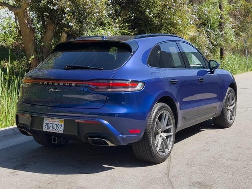 2022 Porsche Macan Base