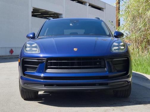 2022 Porsche Macan Base