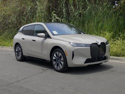 2026 BMW iX xDrive60