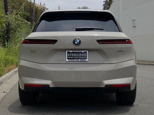 2026 BMW iX xDrive60