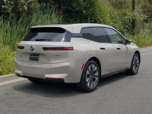 2026 BMW iX xDrive60