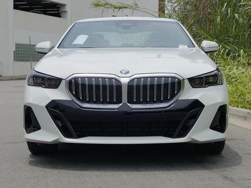 2025 BMW 530 i