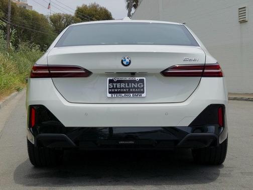 2025 BMW 530 i