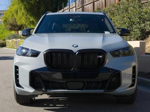 2026 BMW X5 M60i