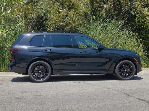 2026 BMW X7 M60i
