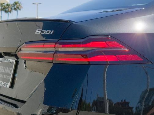 Black Sapphire Metallic 2026 BMW 530 i