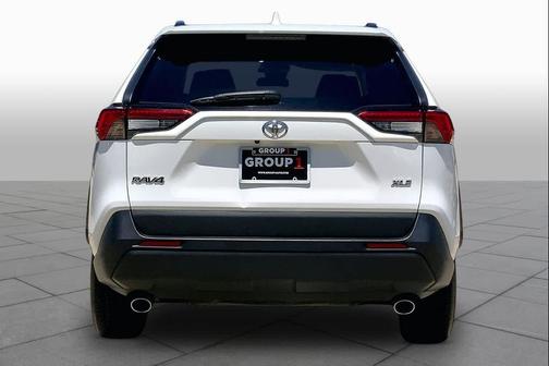 Ice Cap 2024 Toyota RAV4 XLE