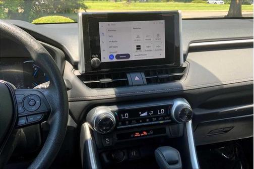 2023 Toyota RAV4 Hybrid SE