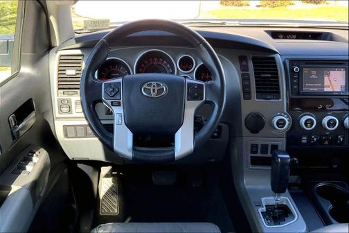 2016 Toyota Sequoia SR5